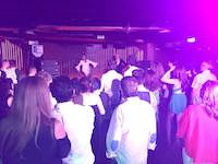 Ahora puedes recrear una fiesta de los 70s